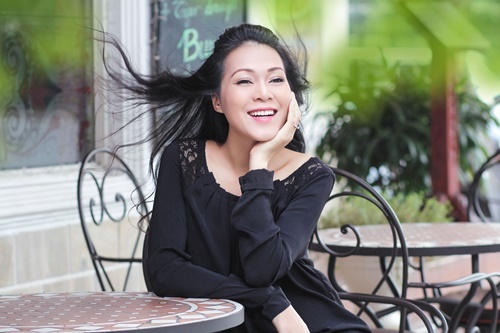 Đinh Y Nhung bị say thuốc trên trường quay